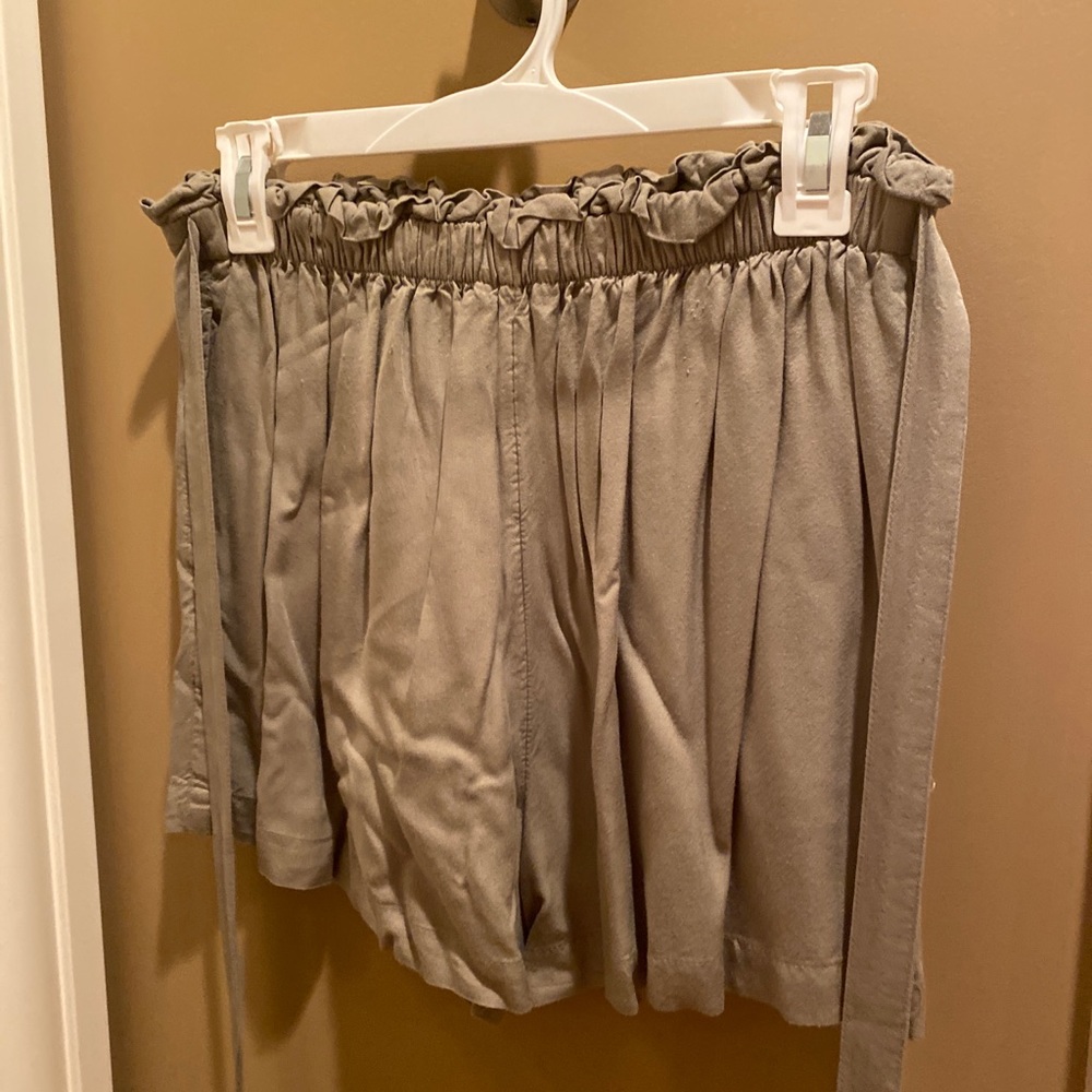 LAST CHANCE American eagle high waisted paper bag shorts <3